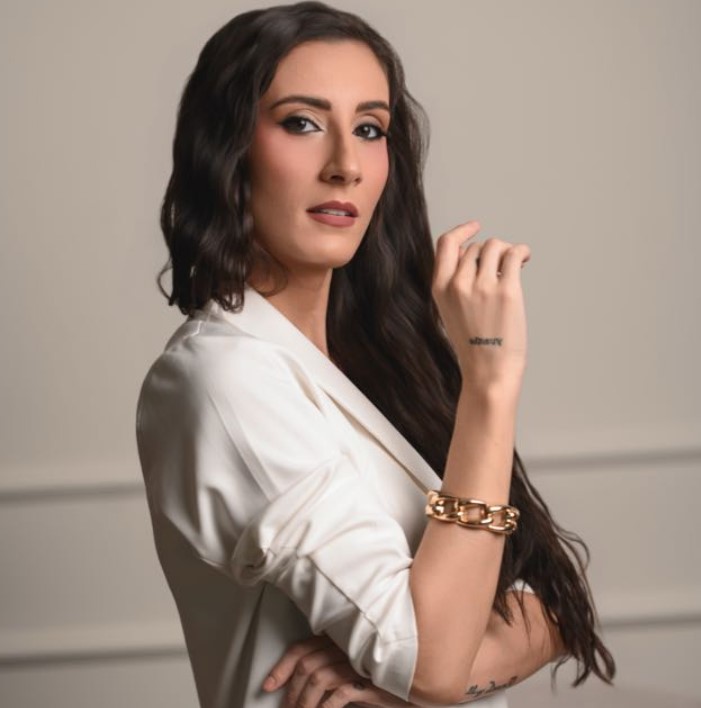 Laís Ansuya - Especialista em estética